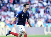 milan.com-法国传奇球星在训练中展现出非凡技艺