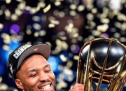 米兰体育-开拓者惜败黄蜂，利拉德突破40分壁垒的简单介绍