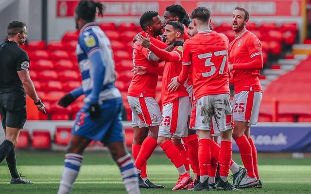 夺冠之路：女队士气高昂向前迈进