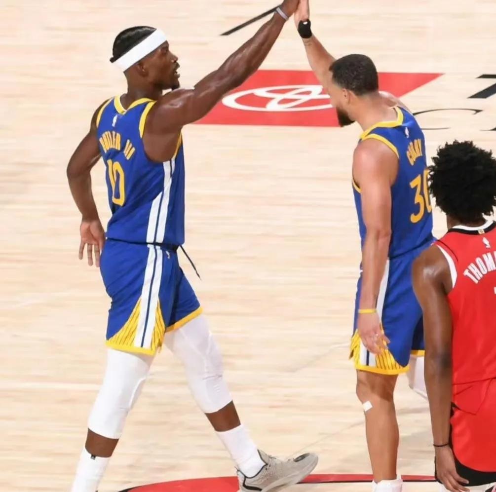 勇士战胜活塞，大卫李砍下三双，全面贡献的简单介绍