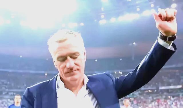 法国传奇球星在训练中展现出非凡技艺