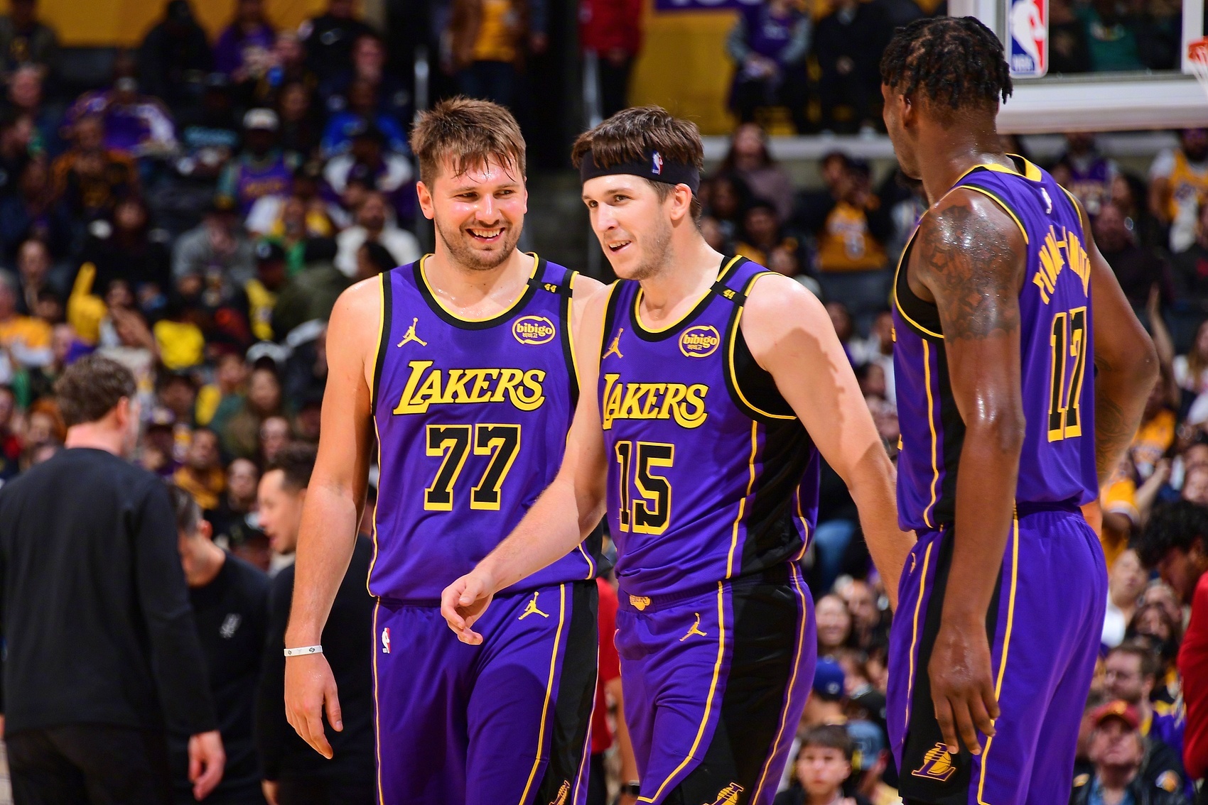 开拓者大胜灰熊取得两连胜