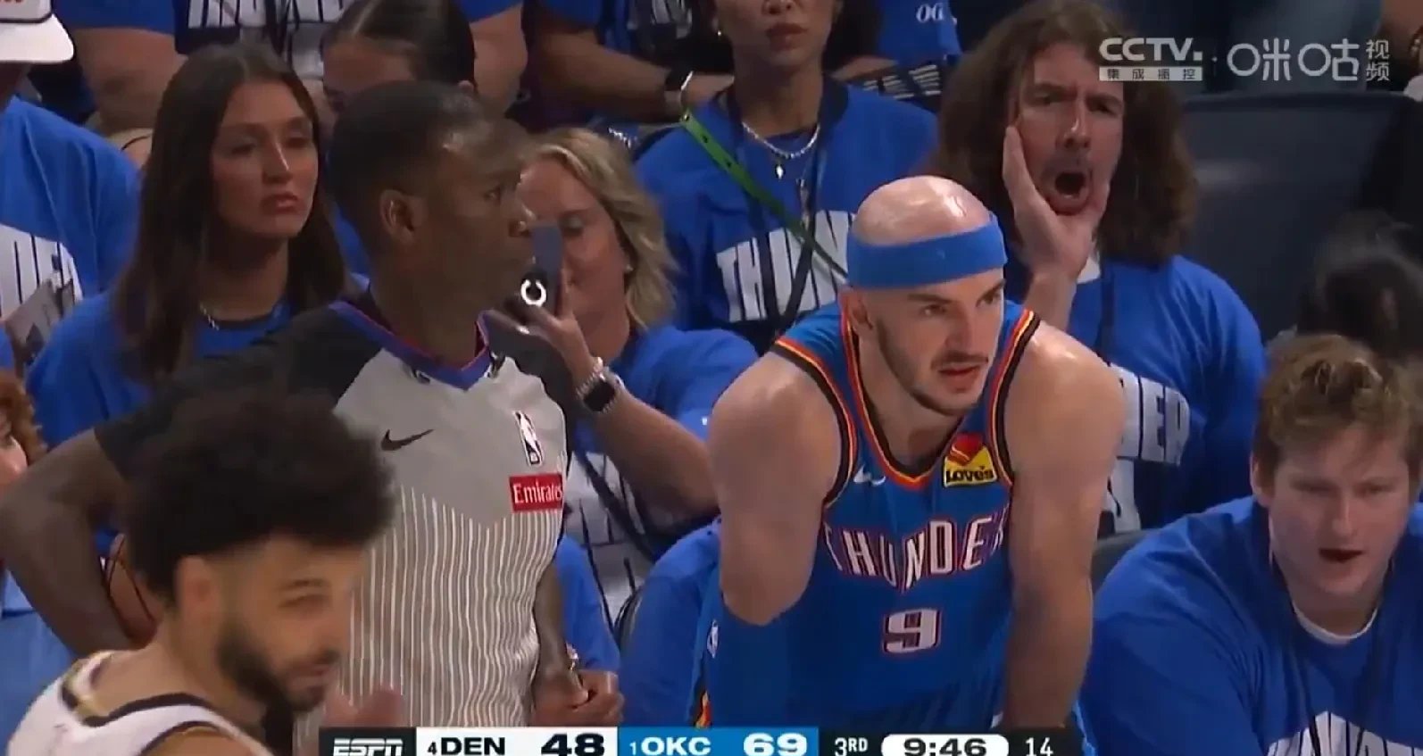 勇士惨败掘金吞下败仗