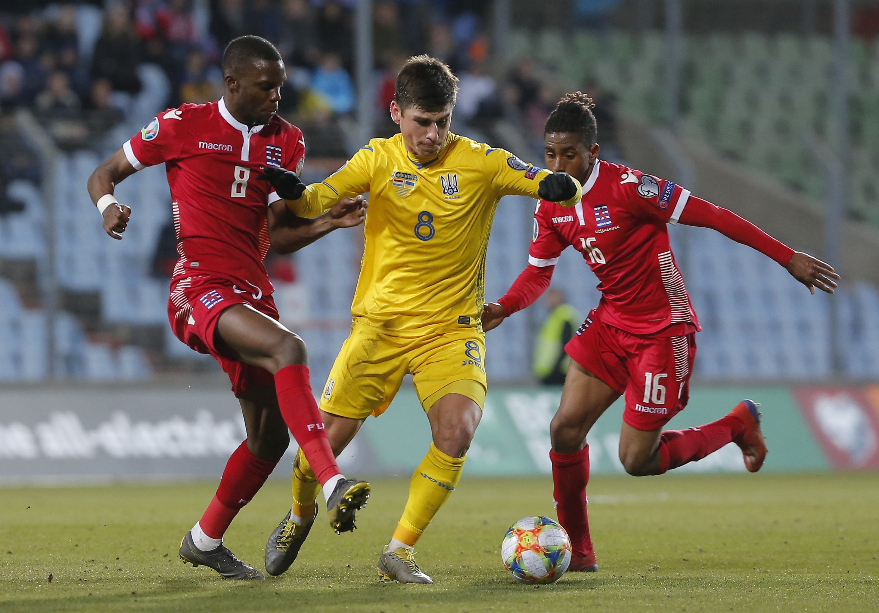 卢森堡主场逼平乌克兰，积分追赶