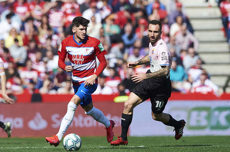 包含格拉纳达战胜对手，实力可观的词条