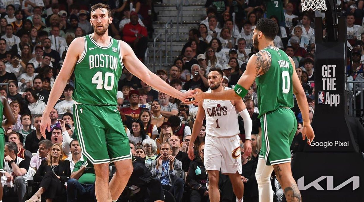 豪门球队再战东方赛场，实力对决！