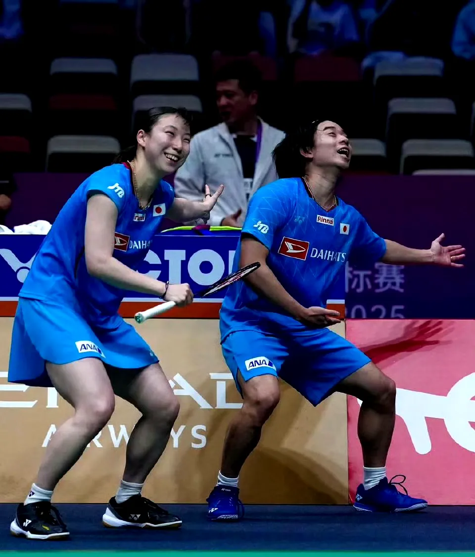 日本队在比赛中展现出色技巧