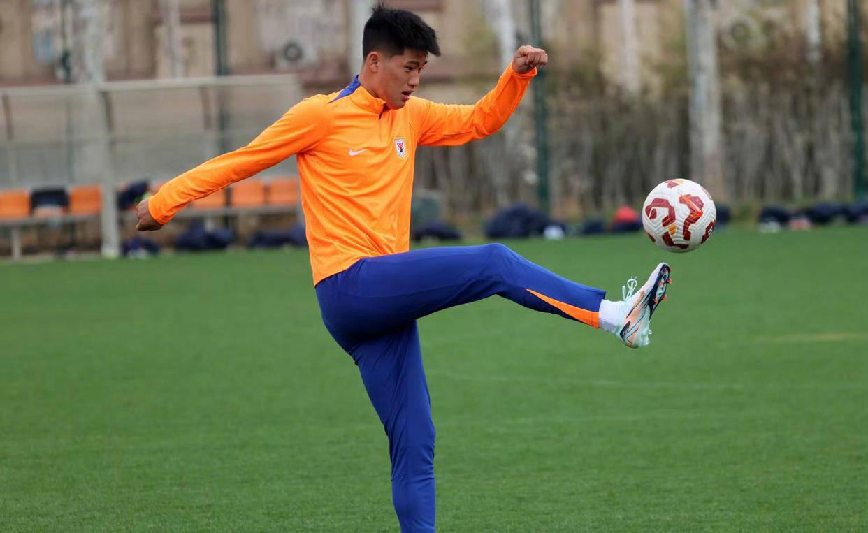 潜力爆棚的球员在比赛中展现出了惊人的实力