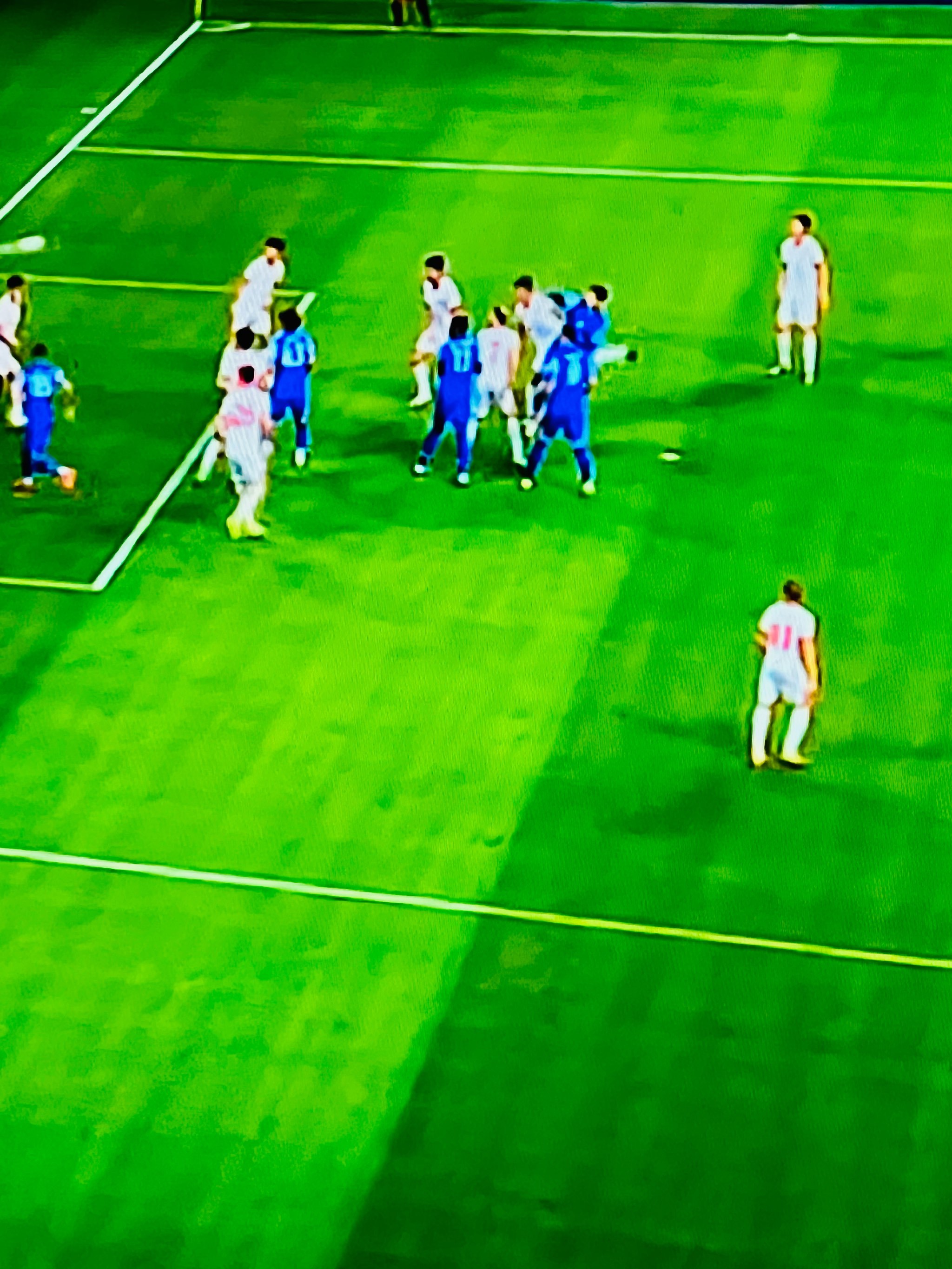 社会队伍发挥失常，主场遭受惨败的简单介绍