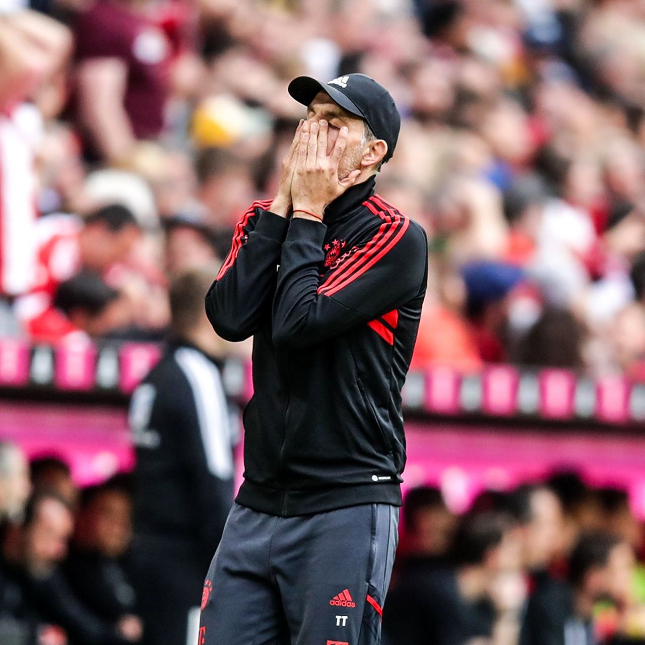 拜仁慕尼黑主场3比2逆转多特蒙德，取得德甲四连胜