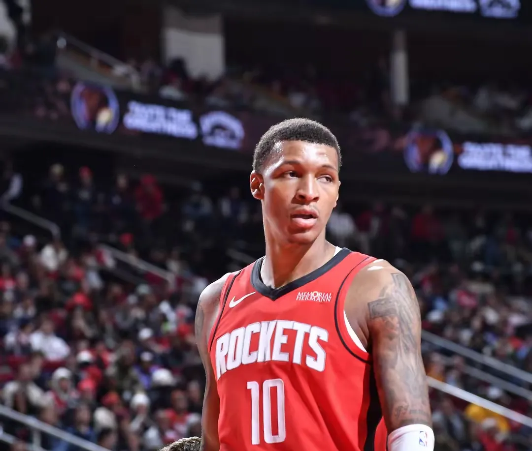 火箭击败森林狼，取得赛季第8连胜