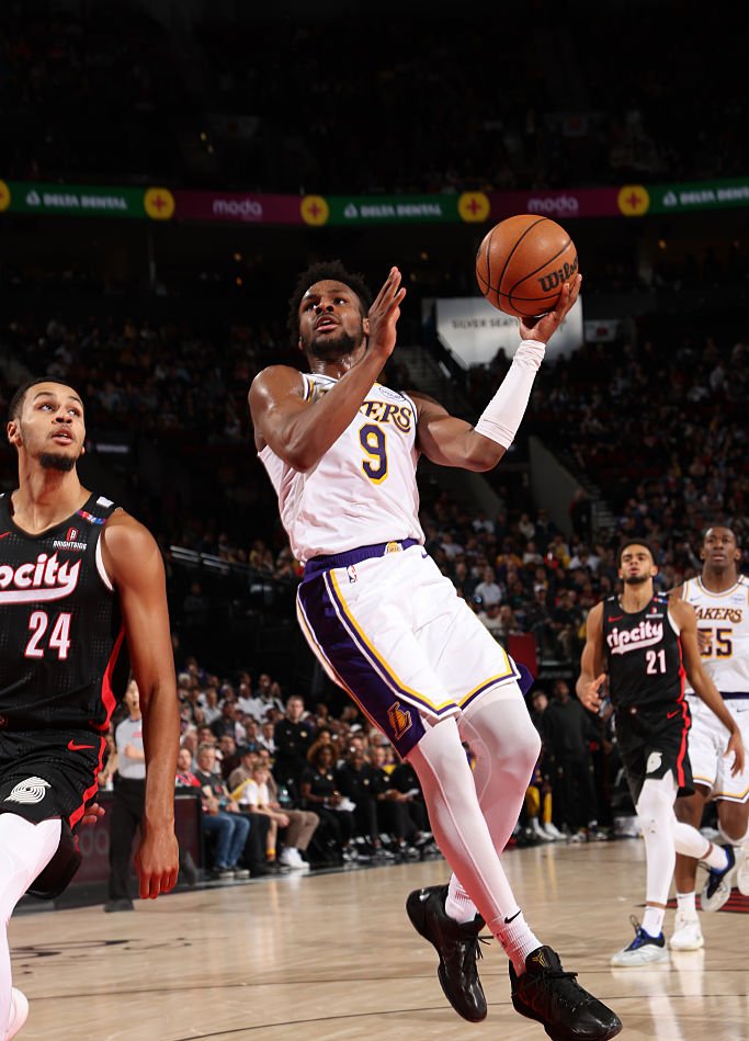 关于开拓者在主场力克尼克斯，豪取两连胜的信息