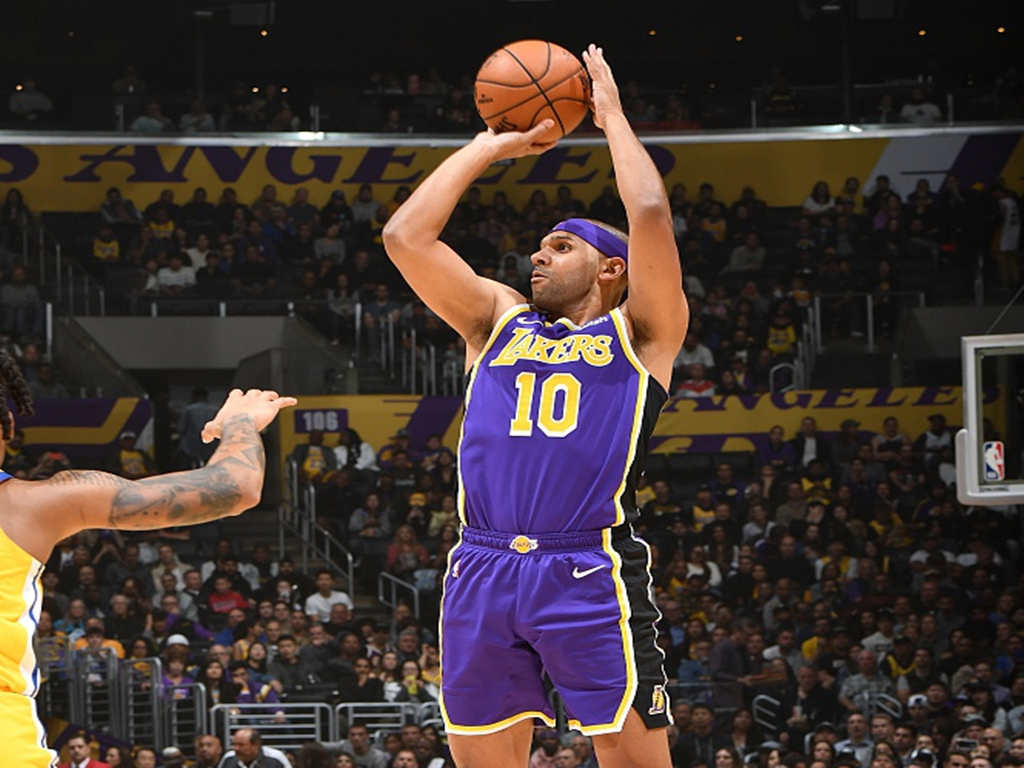 湖人首辅飚45+15 湖人首辅飚45+15