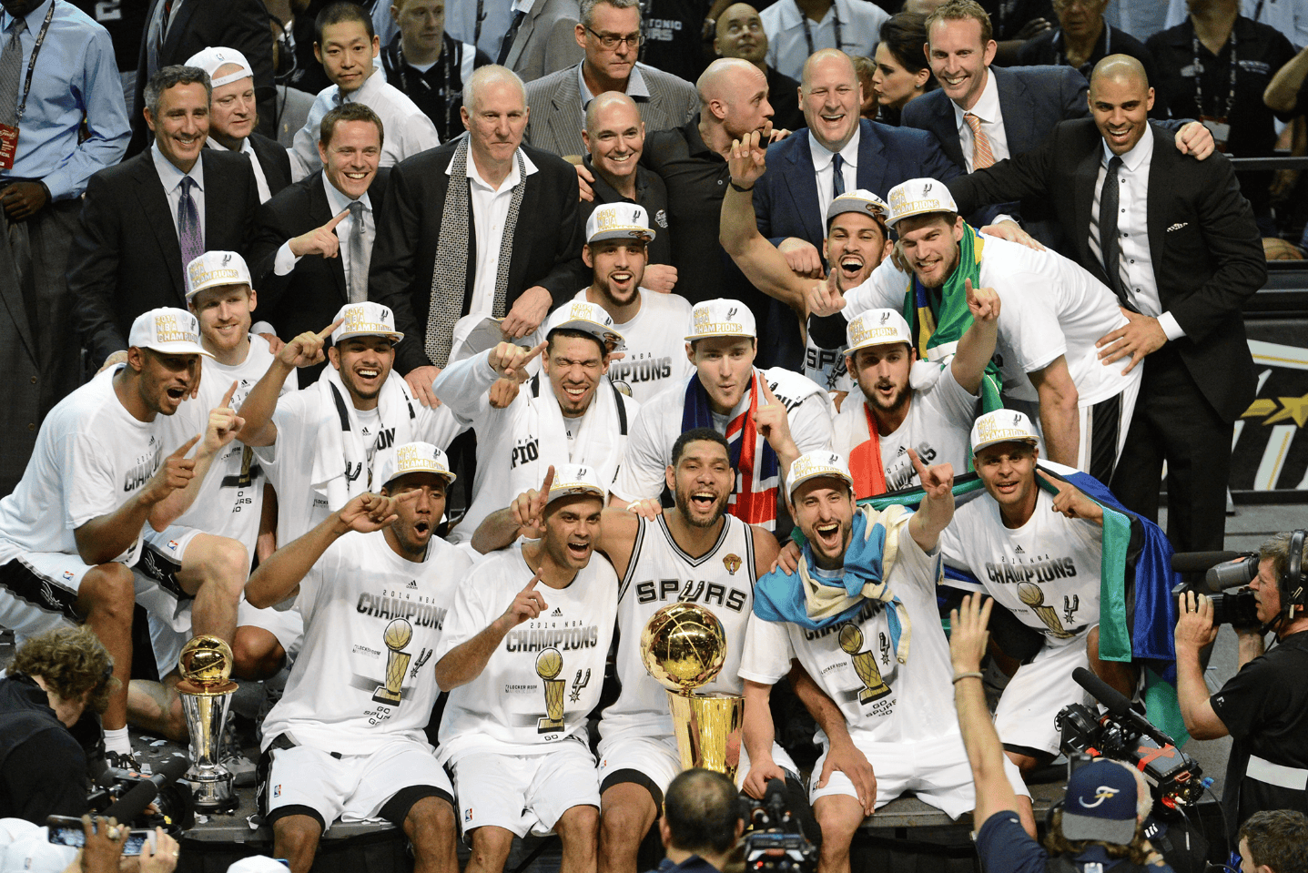 热火战胜马刺结束连胜