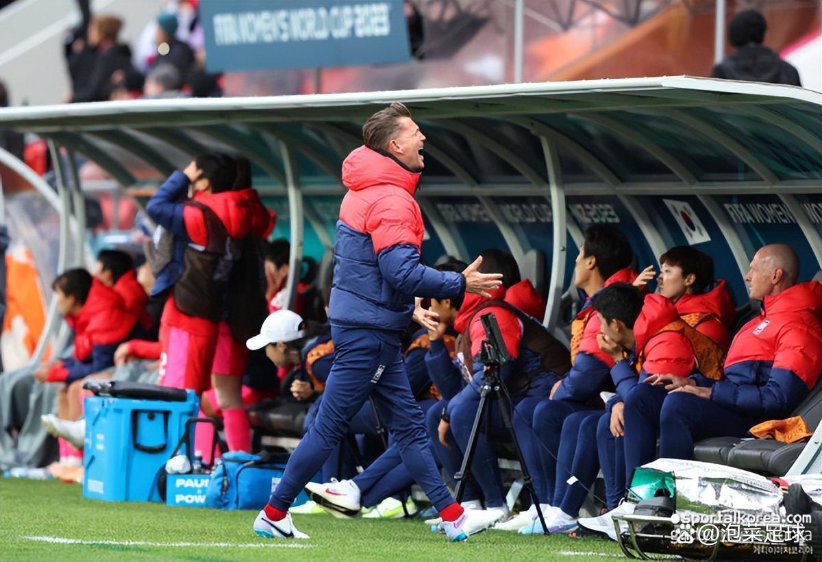 韩国女足挑战中东球队，遭遇两连败差点出局