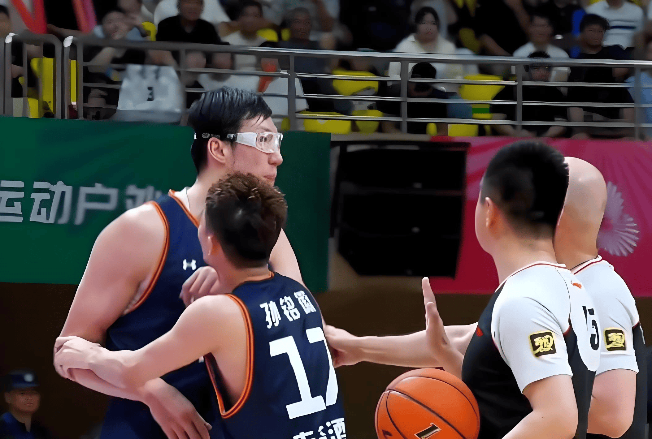 热火轻取四川队，高诗岩扛起全队的简单介绍